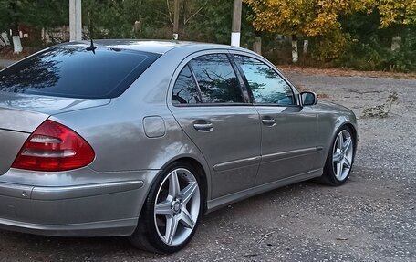 Mercedes-Benz E-Класс, 2005 год, 1 100 000 рублей, 7 фотография