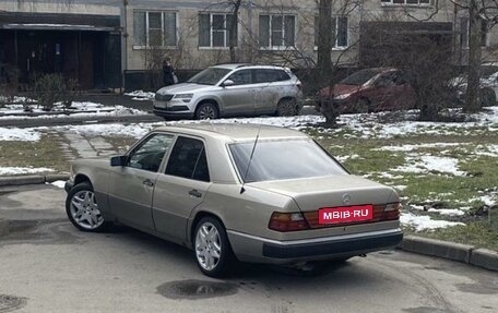 Mercedes-Benz W124, 1988 год, 360 000 рублей, 2 фотография