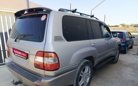 Toyota Land Cruiser 100 рестайлинг 2, 2004 год, 2 100 000 рублей, 6 фотография