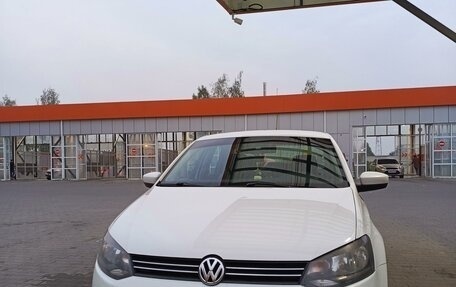 Volkswagen Polo VI (EU Market), 2011 год, 670 000 рублей, 2 фотография