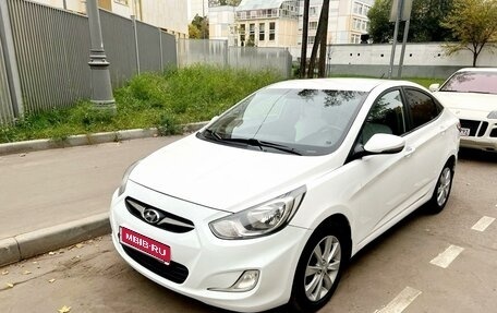 Hyundai Solaris II рестайлинг, 2012 год, 920 000 рублей, 1 фотография