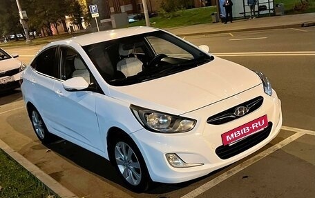 Hyundai Solaris II рестайлинг, 2012 год, 920 000 рублей, 11 фотография