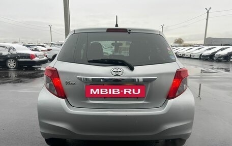 Toyota Vitz, 2013 год, 939 000 рублей, 5 фотография