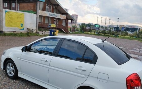 Hyundai Verna II, 2010 год, 500 000 рублей, 3 фотография