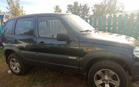 Chevrolet Niva I рестайлинг, 2011 год, 580 000 рублей, 3 фотография