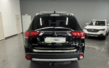 Mitsubishi Outlander III рестайлинг 3, 2017 год, 1 995 000 рублей, 4 фотография