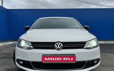 Volkswagen Jetta VI, 2014 год, 1 370 000 рублей, 2 фотография