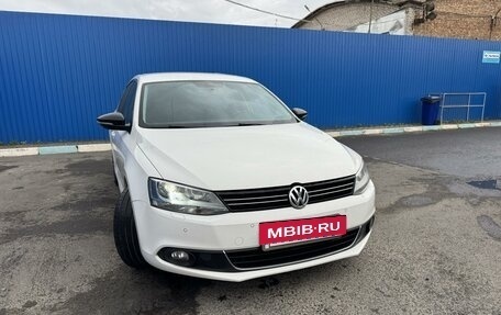 Volkswagen Jetta VI, 2014 год, 1 370 000 рублей, 3 фотография