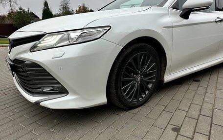 Toyota Camry, 2018 год, 3 400 000 рублей, 2 фотография