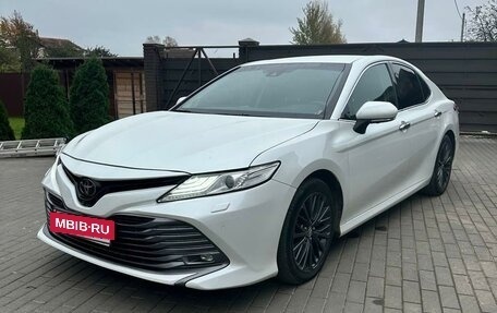 Toyota Camry, 2018 год, 3 400 000 рублей, 3 фотография