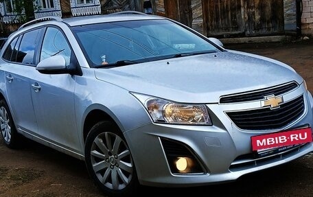 Chevrolet Cruze II, 2014 год, 1 022 000 рублей, 4 фотография