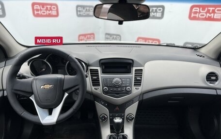 Chevrolet Cruze II, 2011 год, 599 990 рублей, 8 фотография