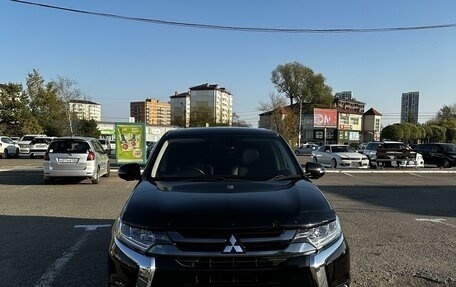 Mitsubishi Outlander III рестайлинг 3, 2015 год, 2 400 000 рублей, 2 фотография