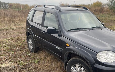 Chevrolet Niva I рестайлинг, 2010 год, 550 000 рублей, 2 фотография