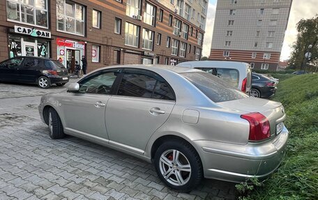 Toyota Avensis III рестайлинг, 2003 год, 675 000 рублей, 4 фотография