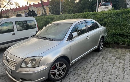 Toyota Avensis III рестайлинг, 2003 год, 675 000 рублей, 3 фотография