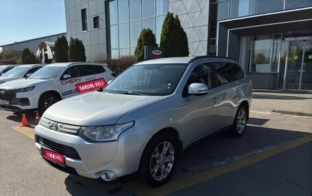 Mitsubishi Outlander III рестайлинг 3, 2013 год, 1 419 000 рублей, 1 фотография