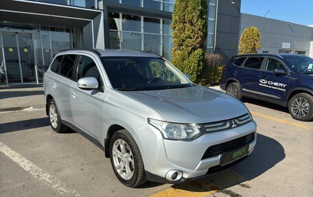 Mitsubishi Outlander III рестайлинг 3, 2013 год, 1 419 000 рублей, 3 фотография