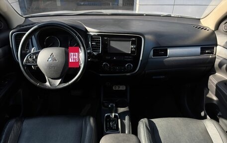 Mitsubishi Outlander III рестайлинг 3, 2013 год, 1 419 000 рублей, 15 фотография