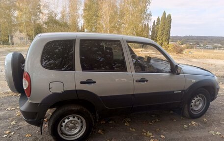 Chevrolet Niva I рестайлинг, 2014 год, 680 000 рублей, 3 фотография