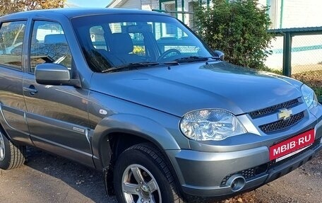 Chevrolet Niva I рестайлинг, 2016 год, 1 049 000 рублей, 8 фотография