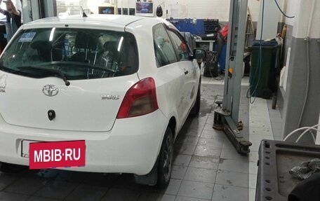 Toyota Yaris III рестайлинг, 2007 год, 559 000 рублей, 3 фотография