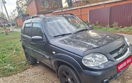 Chevrolet Niva I рестайлинг, 2015 год, 740 000 рублей, 2 фотография