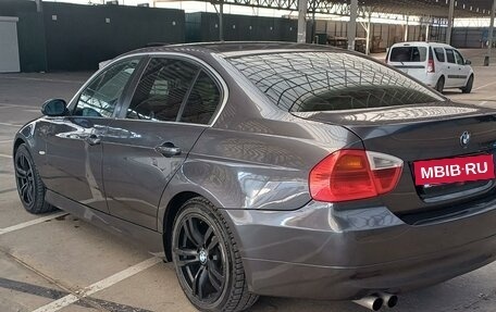 BMW 3 серия, 2006 год, 900 000 рублей, 3 фотография