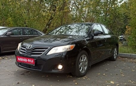 Toyota Camry, 2011 год, 1 555 000 рублей, 2 фотография