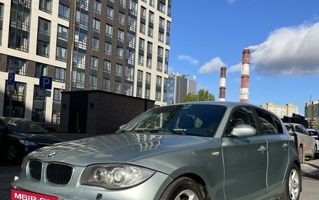 BMW 1 серия, 2007 год, 900 000 рублей, 4 фотография