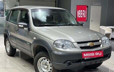 Chevrolet Niva I рестайлинг, 2018 год, 890 000 рублей, 7 фотография