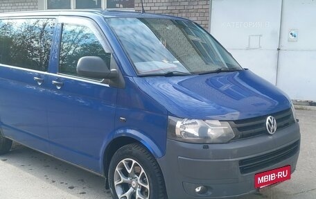 Volkswagen Transporter T5 рестайлинг, 2010 год, 1 395 000 рублей, 2 фотография