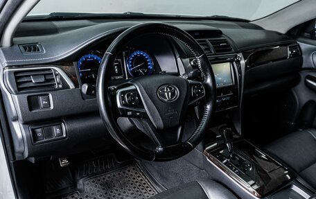 Toyota Camry, 2015 год, 2 152 000 рублей, 13 фотография