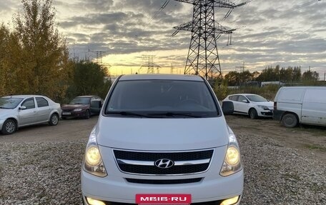 Hyundai H-1 II рестайлинг, 2011 год, 1 750 000 рублей, 4 фотография