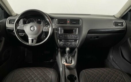 Volkswagen Jetta VI, 2013 год, 850 000 рублей, 7 фотография