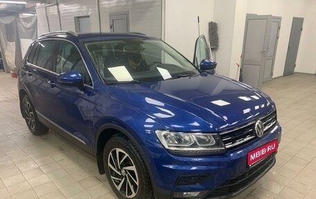 Volkswagen Tiguan II, 2018 год, 2 350 000 рублей, 1 фотография