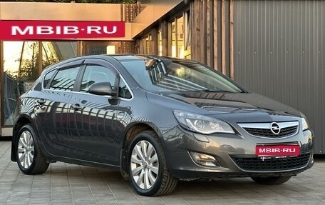 Opel Astra J, 2010 год, 815 000 рублей, 1 фотография