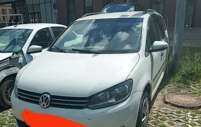 Volkswagen Touran III, 2014 год, 900 000 рублей, 1 фотография