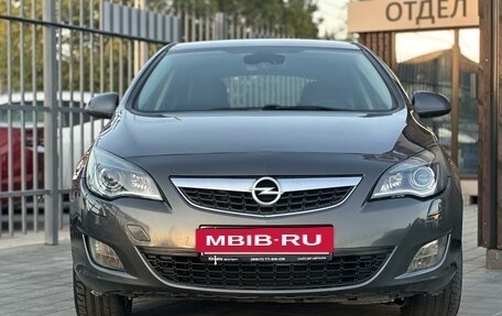 Opel Astra J, 2010 год, 815 000 рублей, 2 фотография