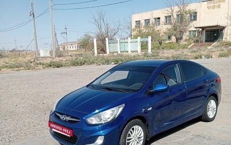 Hyundai Solaris II рестайлинг, 2012 год, 900 000 рублей, 3 фотография