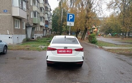 Hyundai Solaris II рестайлинг, 2020 год, 1 300 000 рублей, 5 фотография