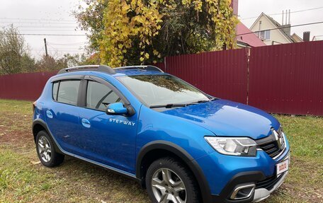 Renault Sandero II рестайлинг, 2020 год, 1 370 000 рублей, 2 фотография