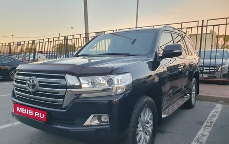 Toyota Land Cruiser 200, 2016 год, 6 400 000 рублей, 2 фотография