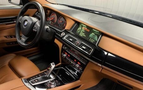 BMW 7 серия, 2012 год, 2 950 000 рублей, 5 фотография