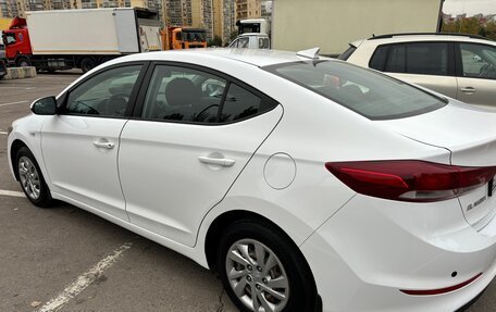 Hyundai Elantra VI рестайлинг, 2018 год, 1 900 000 рублей, 8 фотография