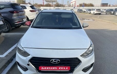 Hyundai Solaris II рестайлинг, 2018 год, 925 000 рублей, 7 фотография