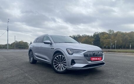 Audi e-tron I, 2019 год, 4 900 000 рублей, 1 фотография