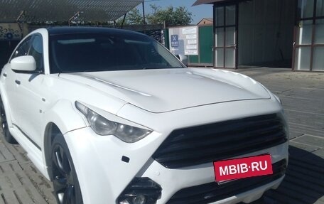 Infiniti QX70, 2013 год, 2 700 000 рублей, 15 фотография