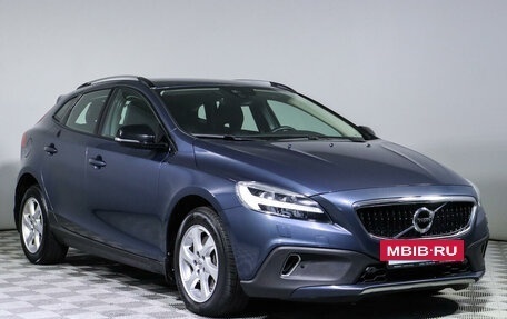 Volvo V40 Cross Country I, 2019 год, 2 430 000 рублей, 3 фотография