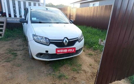 Renault Logan II, 2015 год, 600 000 рублей, 2 фотография